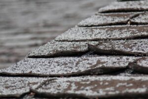 Copper algae prevention strip installed along the roof ridge to prevent moss and algae growth.